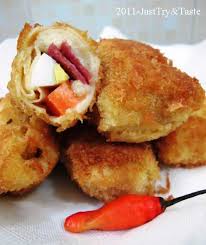 Risoles berisi daging asap berkualitas, potongan telur, serta dibalur dengan mayonaise. Just Try Taste Risoles Daging Asap Telur Rebus Wortel Dan Vla Keju Makanan Daging Asap Resep Makanan
