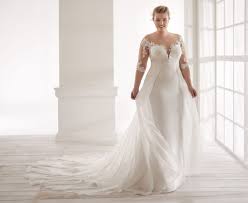 Nicole spose realizza abiti da sposa per rendere ancora più bello e indimenticabile il giorno del sì. Sposa Curvy Arriva La Collezione Nicole Curves Panorama Sposi