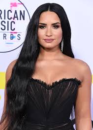 Celebrities With Black Hair 2020 Raven Haired Beauties At The Top Of Their Mane Game Stylecaster