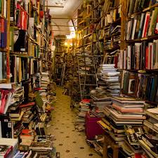 Best Bookstore In Which To Trap Your Claustrophobic Friends Bookstore Places Chicago