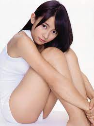 NMB48 與儀ケイラ セクシー ショートパンツ 太もも 体育座り カメラ目線 美少女 高画質エロかわいい画像2アイドルおかず画像掲示板Eカップスマホ版