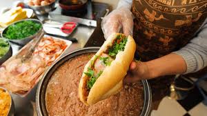 Mì khô, mì nước bánh hủ tiếu chan nước dùng với thịt băm nhỏ, lòng heo nấu cùng. Banh Mi Viá»‡t Lá»t Top Cac Mon Banh Mi Thá»‹t Ngon Tren Tháº¿ Giá»›i Cooky Vn