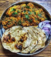 Perfect Lunch For Today Homemade Dhania Chicken With Tandoori Roti And Pyaaz For More Amazing Food Updates Follo Amazing Food Tandoori Roti Perfect Lunch