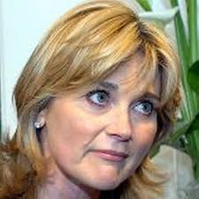 Ice rink and Anthea kick off Christmas in Cranleigh