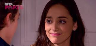 Actriz Francisca Walker se luce en sesión de fotos con renovado estilo