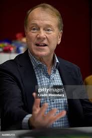 41 Cisco Systems Inc Ceo John Chambers Interview Stock Photos, High-Res  Pictures, and Images