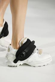 Maison Margiela Fall 2018 Ready To Wear Collection Vogue Fashion Shoes Sneakers Fashion Fall Fashion Trends