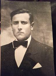 Can someone sharpen and colorize old photo?