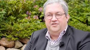 Andreas Hallaschka (†63): Bruder von „Stern TV“-Moderator gestorben