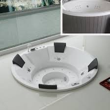 Tutte le strutture concepite da jacuzzi® vengono testate e sono perfette per rispondere alle esigenze della vita moderna e soprattutto superano sempre le aspettative della committenza, anche degli atleti più esigenti e attenti. Vasca Idromassaggio Oltre 40 Modelli Disponibili