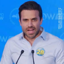 URGENTE! 🚨 Pablo Marçal é expulso do debate no Flow nos últimos segundos.  Tramontina deu três advertências em poucos segundos e o caos se instalou  com empurra empurra. Ao que parece está