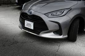 トヨタ ヤリス フロントリップガーニッシュ 鏡面仕上げ 1p toyota yaris 耐久性に優れた高品質ステンレス製 トヨタ ヤリス エアロ トヨタ