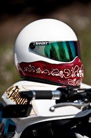 83d18ddfe85d9fe5e705a48c3a5437d2 Jpg 640 960 Pixels Motocikletnye Shlemy Shlem Kaski