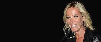 He was minister of city affairs in the government of pierre bérégovoy. Bernard Tapie Malade Ophelie Winter Lui A Conseille Un Medecin Tibetain Fantastique