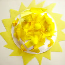 I get a lot of ideas for woo! 25 Bright Yellow Crafts For Preschoolers