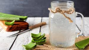 Elle soutient la motricité intestinale et favorise le fonctionnement régulier de l'intestin. Jus D Aloe Vera Quels Sont Les Bienfaits Et Comment En Consommer Femme Actuelle Le Mag