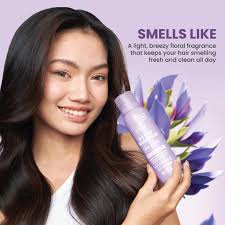 Among all the reasons why our #LuxeFam rave about our Castor Oil, what's  your favorite personal hair story? Comment down below! ⬇️ ✨Luxe Organix  Castor Oil