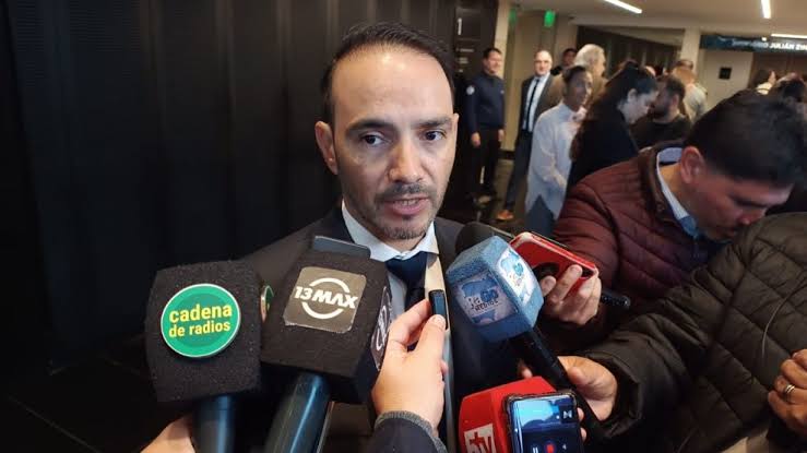 Valdés anunció la recuperación de 220 viviendas y nuevas obras tras reunión con Nación