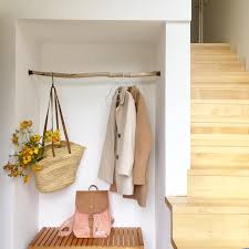 Weitere ideen zu baumstamm, baum, garderobe. Diy Garderobe