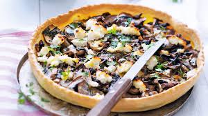 Dans un saladier, fouetter les oeufs, la crème et la maïzena. Tarte Quiche Recette Vegetarienne Facile Gourmand
