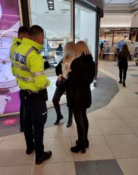 Amândouă au locuri generoase de joacă, magazine cu jucării, haine și încălțăminte pentru copii. Razie In Supermarketuri Èi In Mall Uri La Cluj Napoca Cate Amenzi S Au Dat Pentru Nerespectarea MÄsurilor Impotriva Covid Stiri De Cluj