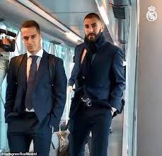 Profesyonel bir futbolcu olan karim benzema; Real Madrid Leave For The Czech Republic For First Champions League Game Under Santiago Solari Daily Mail Online