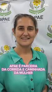 Ana Biesek esteve na APAE (@apaefoz) acompanhada de Eliane Schaefer  (elianeschaefer_), colunista do Jornal GDia. Durante a visita, conversaram  com a professora de artes Lucimar Mayer (@lucimayer) e a ...