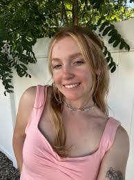 Andrea Breiholz's Instagram, Twitter & Facebook