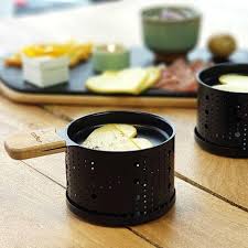 Faites Fondre Vos Fromages En 3 Minutes Et Avec 2 Bougies Dans Ces Astucieux Poelons En Acier Pratiques Et Ecologiques
