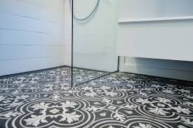 Take ideas from these black and white bathroom pictures to make sure your space doesn't look like just another one with subway tiles. 75 Beautiful Modern Black And White Tile Bathroom Pictures Ideas August 2021 Houzz