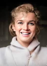 No caption needed. #goodmorning everyone. ☀️💙 #marilynmonroe