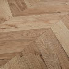 Sol Stratifie Heanor Point De Hongrie Chene Clair 8 Mm Vendu A La Botte Castorama Point De Hongrie Parquet Chene Clair Sol Stratifie