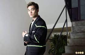 而且還是戲劇圈的 偉晉說他跟這個交往對象從來沒有同台過 好好奇是誰喔xdd ((話說其他人被問到時都有加性別 例如大家問婁峻碩有沒有喜歡的女生 問小賴有沒有跟男藝人交往過 但是問偉晉的時候沒有講性別 讓偉晉的交往對象又更添一. W16mvddjfuxebm