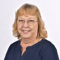 Lucinda Harper's Instagram, Twitter & Facebook