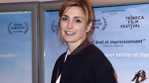 Sœurs jumelles valorise les filières de la musique et de l'image et favorise leur rencontre. Julie Gayet B Z Berlin