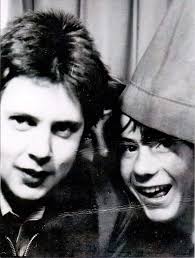 With Michael Smith(1961-86), April 1977, at Chelmsford bus station, photo  booth.
