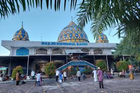 Cara unik dilakukan pihak kepolisian dalam memberikan hukuman kepada para preman di kota medan, sumatera utara (sumut). Muslim Papua Di Teluk Bintuni Gotong Royong Dirikan Masjid Antara News