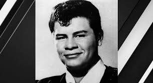 Donna" is a song sung by [Ritchie  Valens](http://en.wikipedia.org/wiki/Ritchie_Valens), featuring the [50s  progression](http://en.wikipedia.org/wiki/50s_progression).[[2]](http://en.wikipedia.org/wiki/Donna_(Ritchie_Valens_song)#cite_note-Marc_Hirsh-2  ...