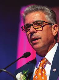 THE MAGAZINE OF THE SOUTHERN ILLINOIS UNIVERSITY EDWARDSVILLE SCHOOL OF  BUSINESS