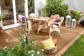 Terrassendeck Aus Holz Bauen So Geht S Richtig In 2020 Wintergarten Selber Bauen Terrassenuberdachung Outdoor Dekorationen