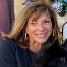 Linda Janowski's Instagram, Twitter & Facebook