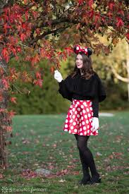 Again, the size of the pink circle will depend on the size of your child. Diy Minnie Mouse Costume How To Make A Minnie Mouse Skirt And Bow 5 Minutes For Mom