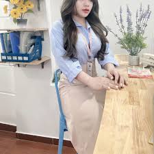 LyLy_Office Cam Model Profile | Stripchat