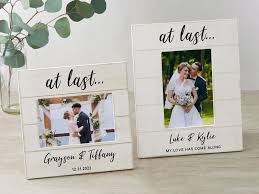 On average, most guests will spend between $75 and $150 on wedding gift money, according to tendr. 19 Wedding Gifts For Your Boss That Aren T Inappropriate