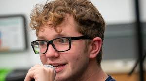 Gloucestershire uni students face graduation 'anti-climax'