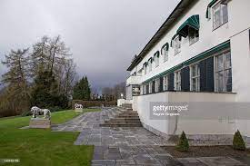 Gården benyttes som residens av kronprinsparet. Bilderesultat For Skaugum