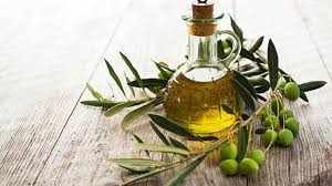 Video How To Deep Condition Your Dry Hair With Olive Oil Olive Oil Oils Olive Oil Hair