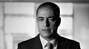 timoros Ο Μάρκος εξομολογείται στη Μυρτώ τα δραματικά περιστατικά που τον  οδήγησαν στα απότομα ξεσπάσματα και τους εφιάλτες που τον κατατρύχουν.  Εκείνη αποφασίζει να του δώσει μία ευκαιρία ακόμη, παρ' όλες τις