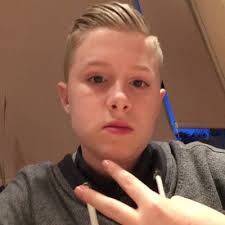 Jack Knowles على X: "I'm bored and I have full access to the internet what  shall I do ?😐"