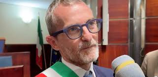 Tragedia sul lavoro a Scafati: operaio 60enne muore cadendo da una scala